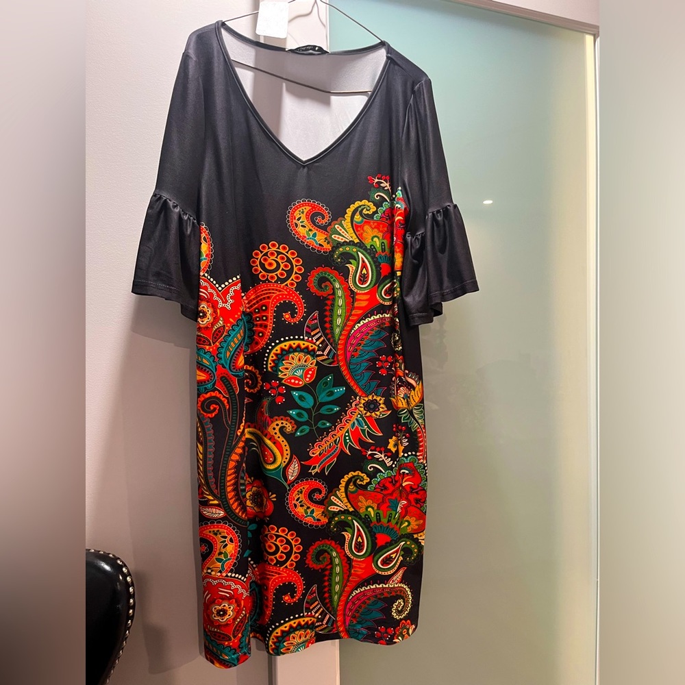 Casual colourful polyester dress.